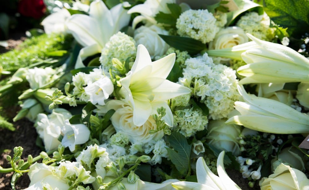 Appropriate Condolences and Flowers to Send to Catholic Families